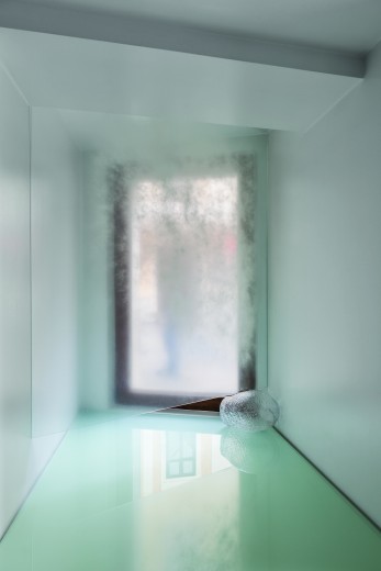 Divide, 2013, glass, 110x160x30 cm